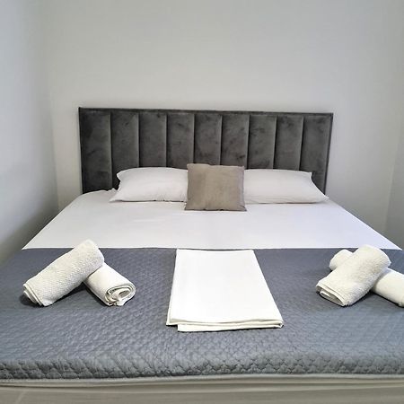 Rooms Vitoria On Joakim Square Poreč Eksteriør bilde