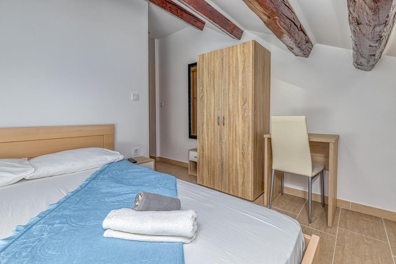 Rooms Vitoria On Joakim Square Poreč Eksteriør bilde