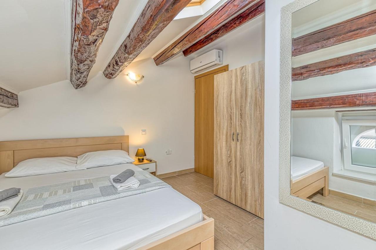 Rooms Vitoria On Joakim Square Poreč Eksteriør bilde