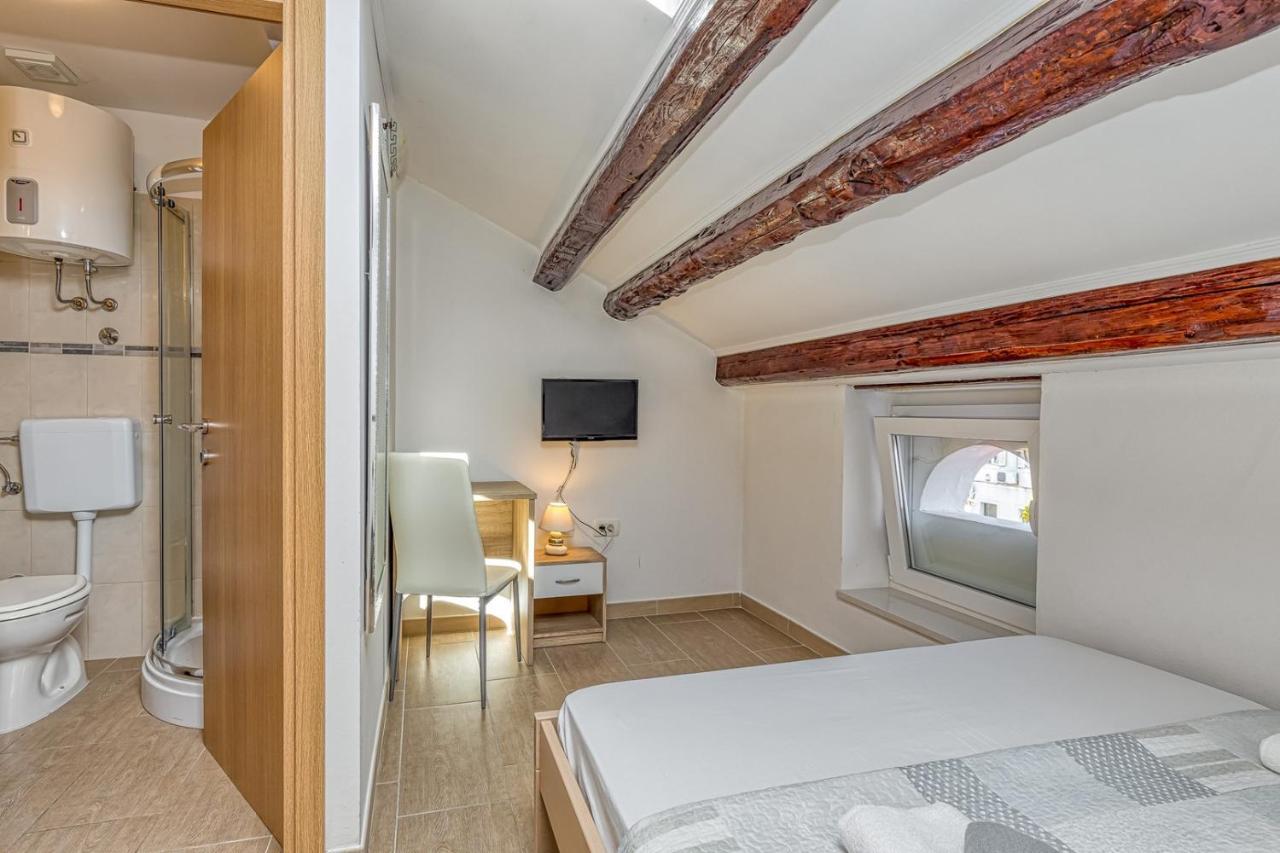 Rooms Vitoria On Joakim Square Poreč Eksteriør bilde